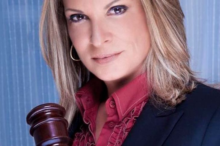 La Dra. Polo calla a mujer en Caso Cerrado