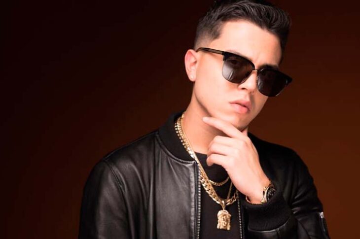 "VESTIDA PRECIOSA" de Darkiel éxito increible en YouTube