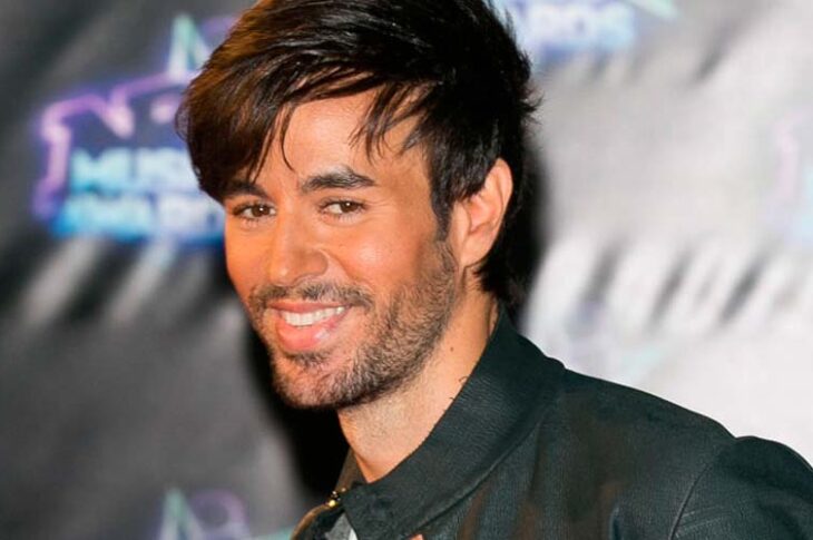Enrique Iglesias es un “niño” y lo presume sin pudor