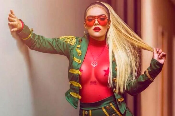 Karol G enseña sus curvas de infarto en las redes