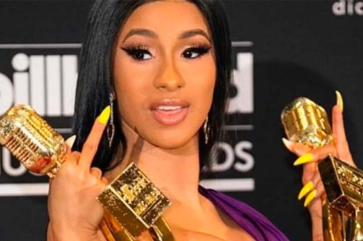 Cardi B es acusada de agresión grave a camarera