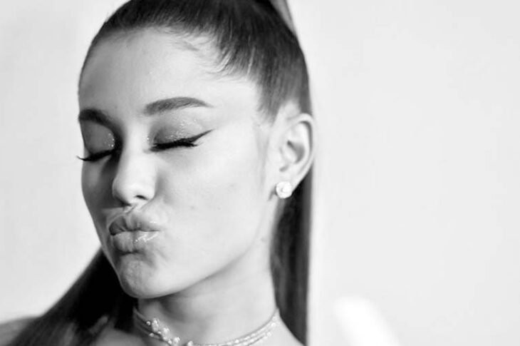 Ariana Grande, sexy conejita por su cumpleaños