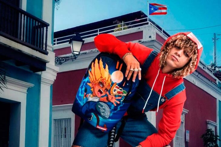 Jon Z lanza al mercado su linea de mochilas