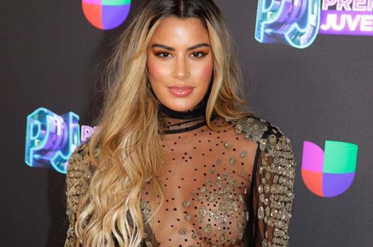 Ariadne Gutiérrez por la alfombra roja en Premios Juventud