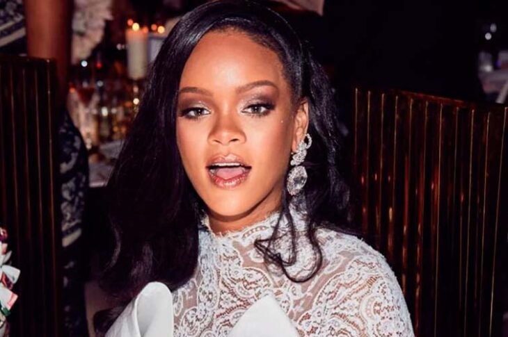 Rihanna encuentra a una niña idéntica a ella