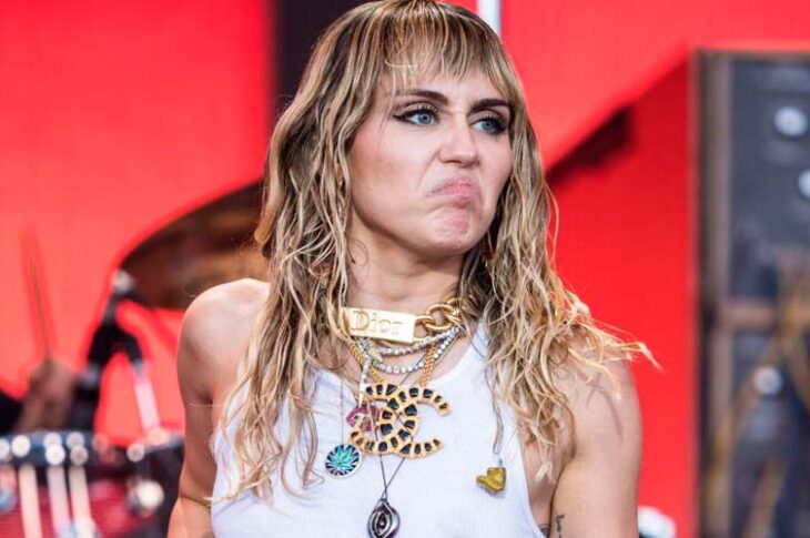 Miley Cyrus dura con su pasado como Hannah Montana