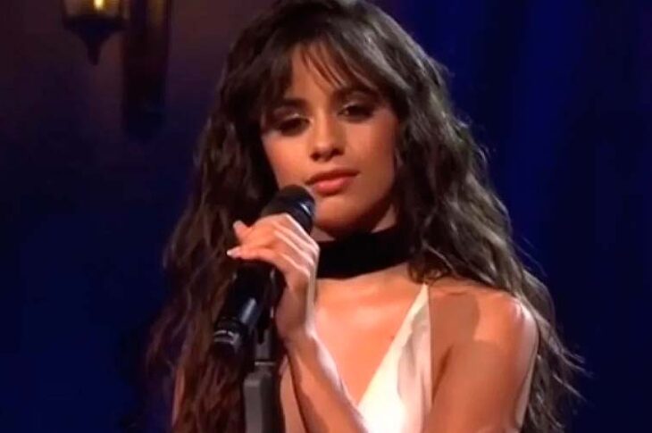 Camila Cabello sorprende en Saturday Night Live