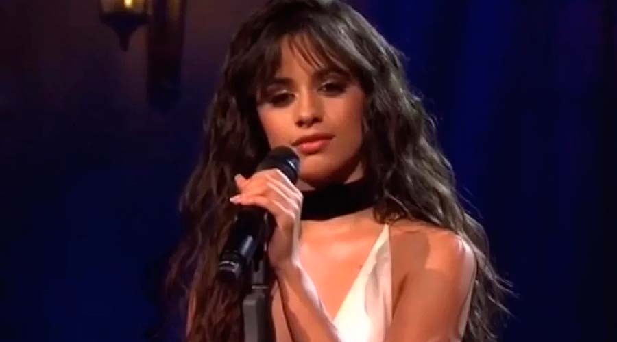 Camila Cabello sorprende en Saturday Night Live