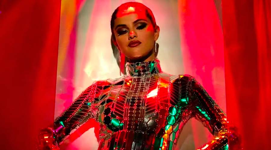 Selena Gomez y el estreno de "Look at her now"