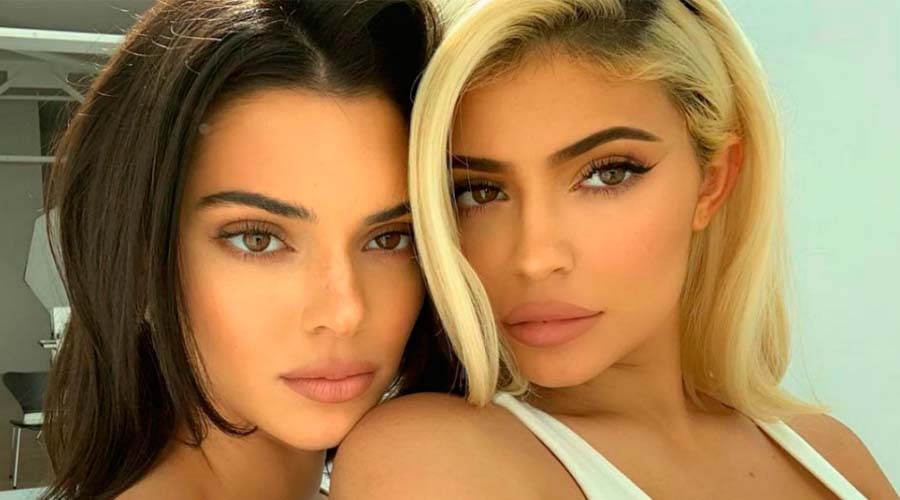 Kylie y Kendall Jenner deslumbran con sus vestidos