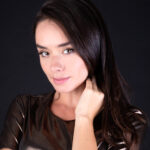 Quetzalli Bulnes «actriz y conductora», portada en Ooops!