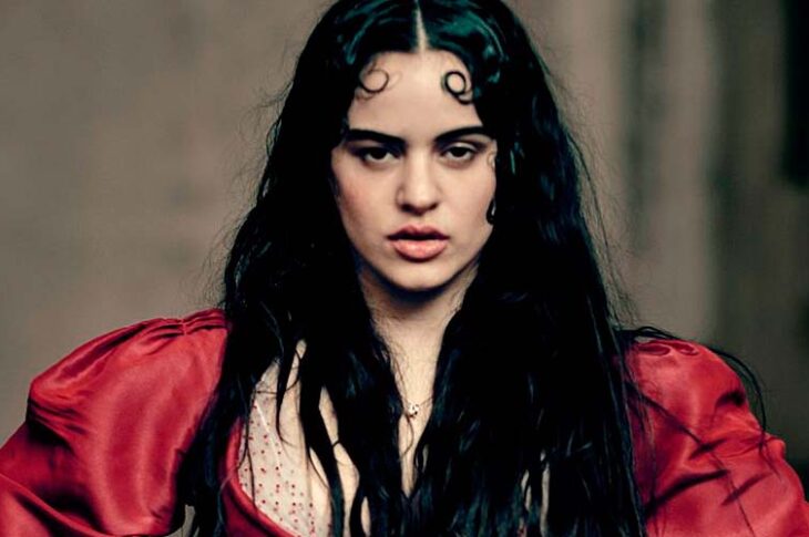 Rosalía y Emma Watson protagonizan Calendario