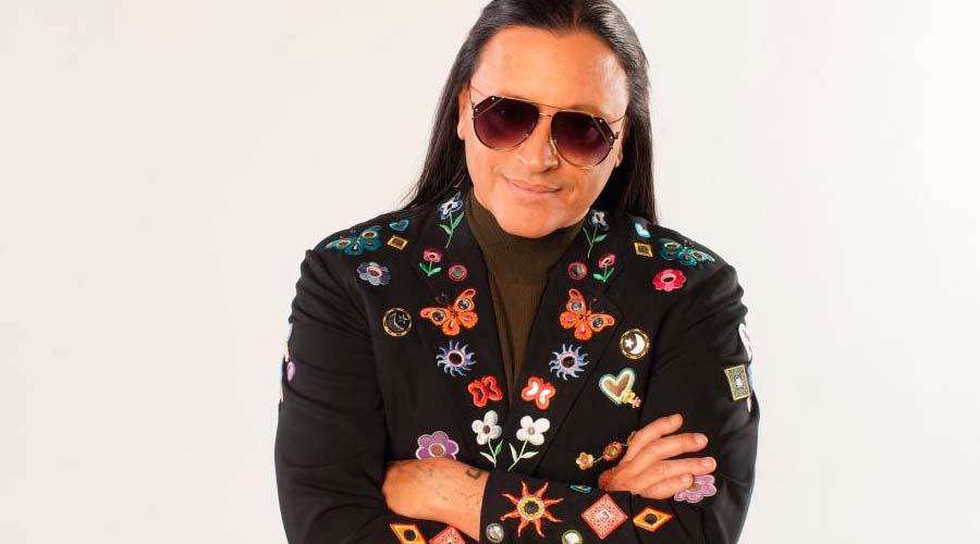 Elvis Crespo sigue tomando riesgos