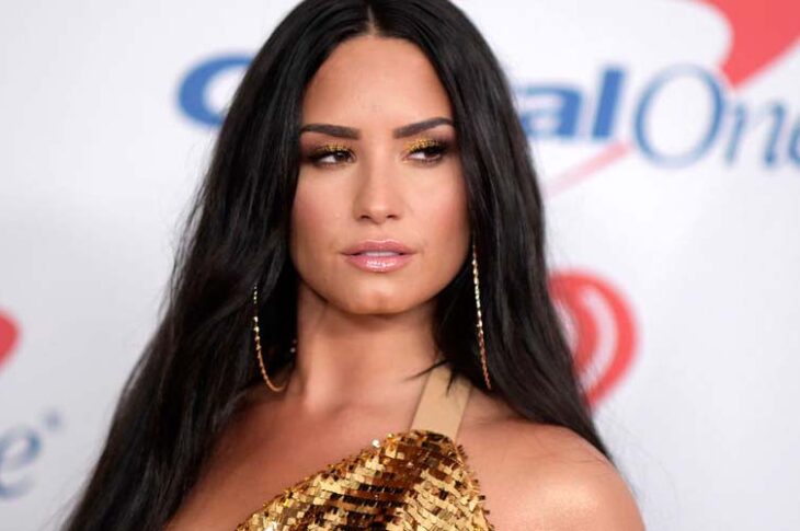 Demi Lovato está feliz del compromiso de su ex novio