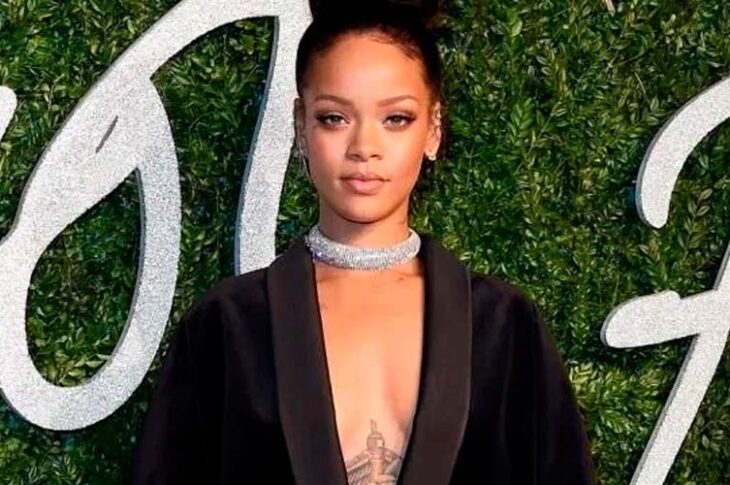 Rihanna dona $5 millones de dólares