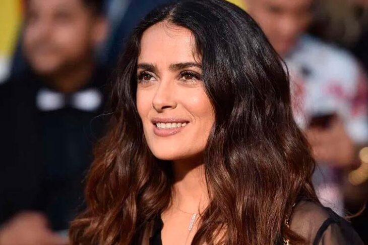 Salma Hayek se convierte en un hermoso arcoíris