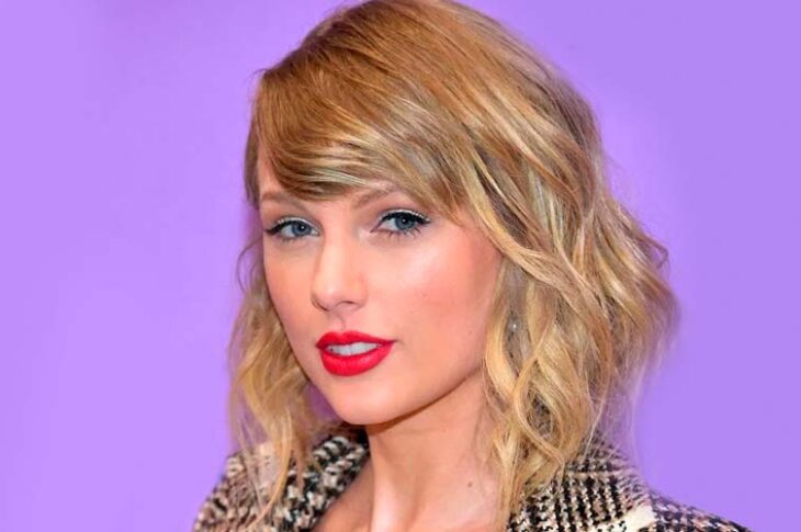 Taylor Swift y su gatos invitan a “quedarse en casa”