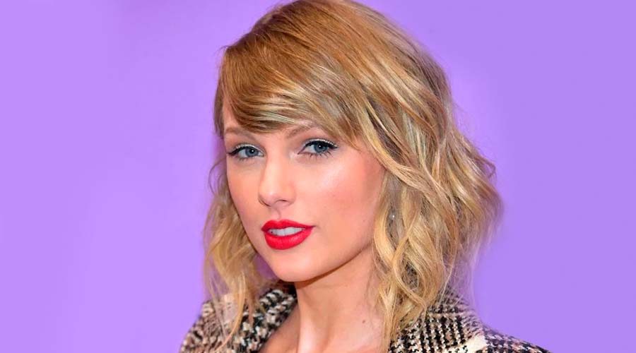 Taylor Swift y su gatos invitan a “quedarse en casa”