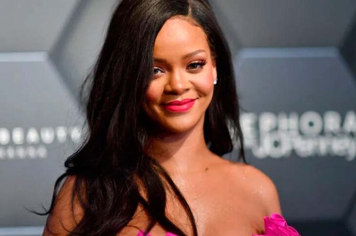 Rihanna anuncia que será mamá, con o sin pareja