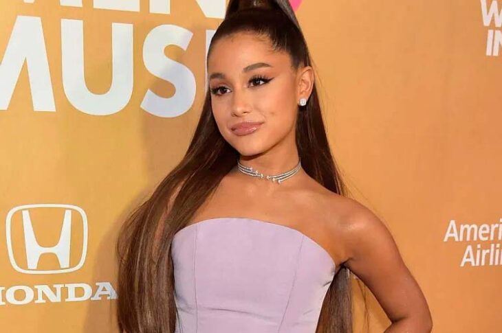 Ariana Grande impacta las redes con este selfie