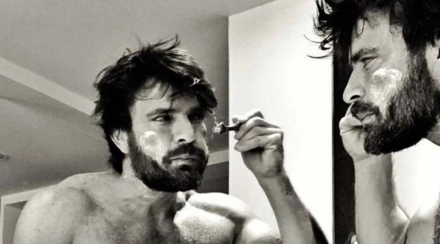 Julián Gil muestra su espectacular casa en Miami