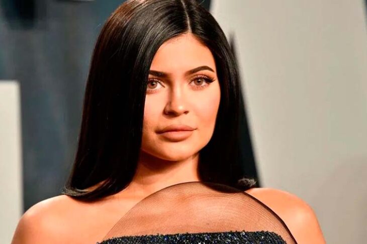 Los lujosos palillos Louis Vuitton de Kylie Jenner
