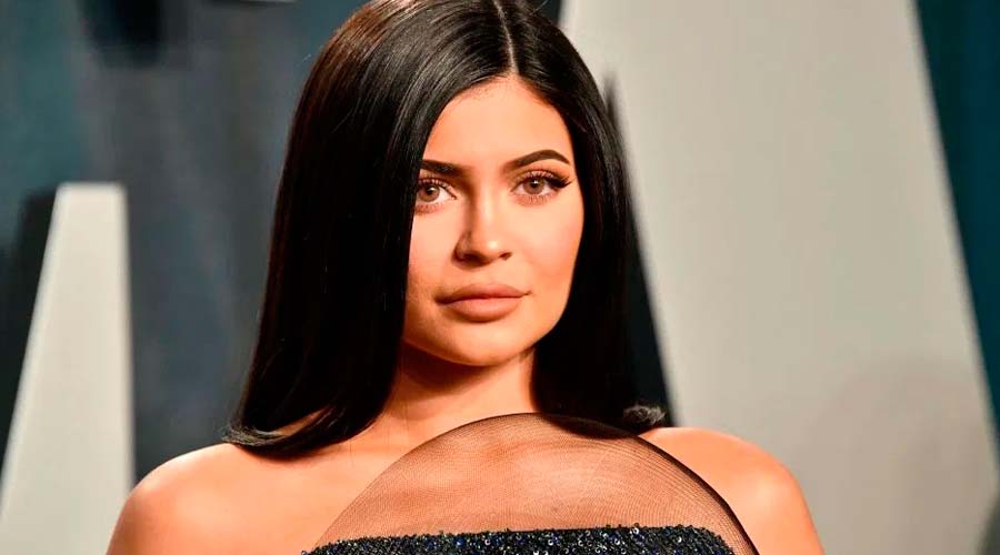 Los lujosos palillos Louis Vuitton de Kylie Jenner