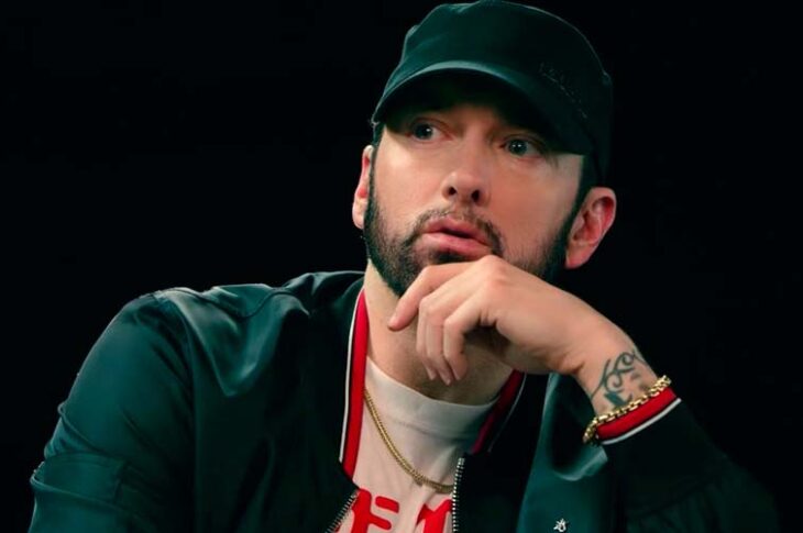 Eminem tuitea su número de teléfono para sus fans
