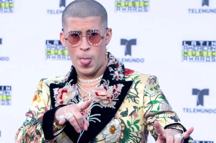 Bad Bunny es operado de emergencia por apendicitis