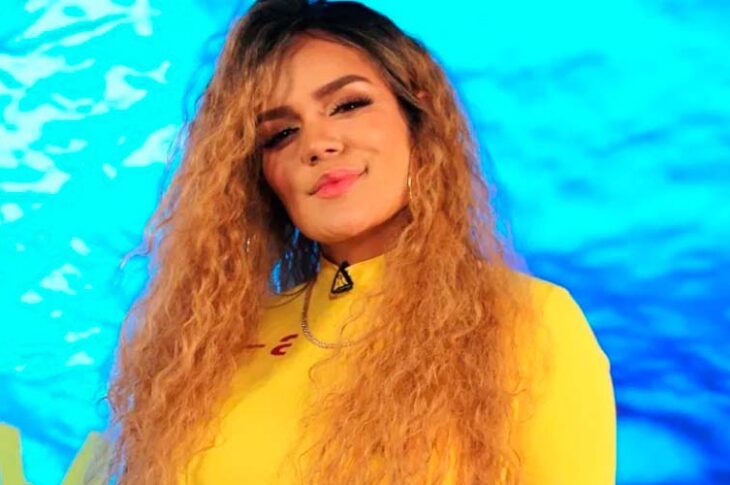 Karol G está libre de COVID-19