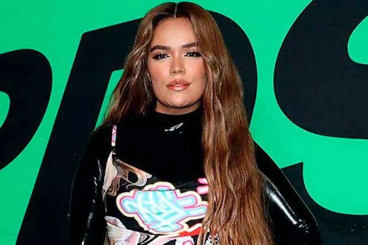 Karol G estrenó tatuaje en medio de críticas
