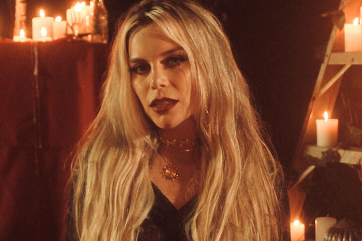 Mila Egred le canta al desamor con "TE BORRÉ"