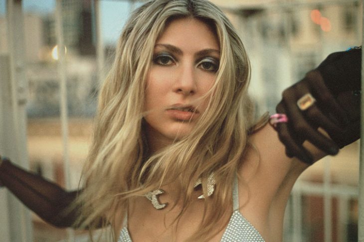 Blu DeTiger comparte su nuevo sencillo "Blondes"