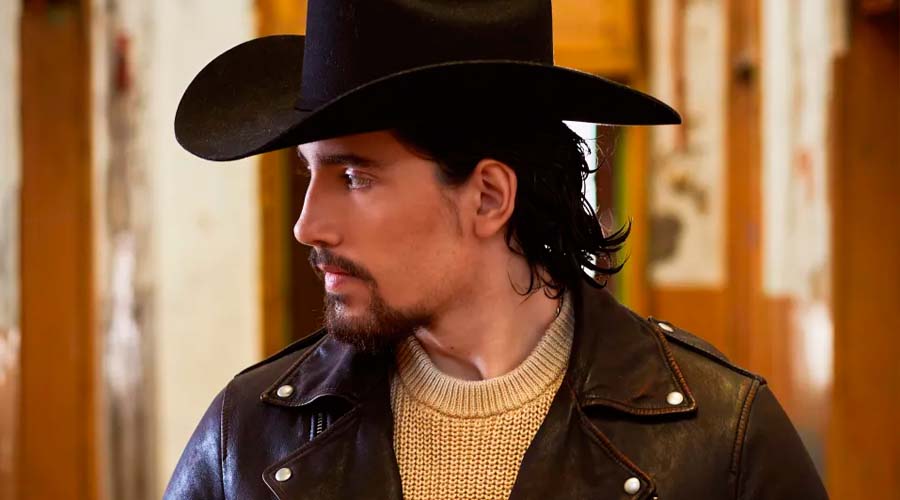 Álex Fernández recorre su propio camino