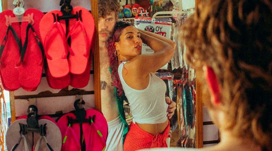 Letón Pé nuevo sencillo "Tengo Miedo", merengue electrificante