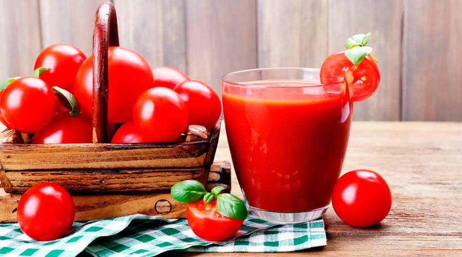 Beneficios que no conocías del jugo de tomate