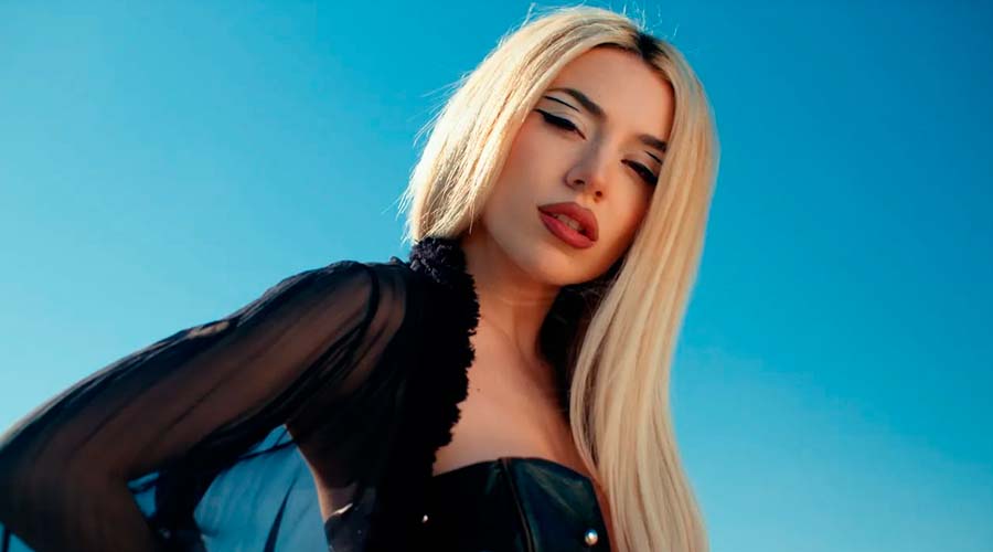 Ava Max y Kygo reversionan el éxito de Shakira, “Whatever”