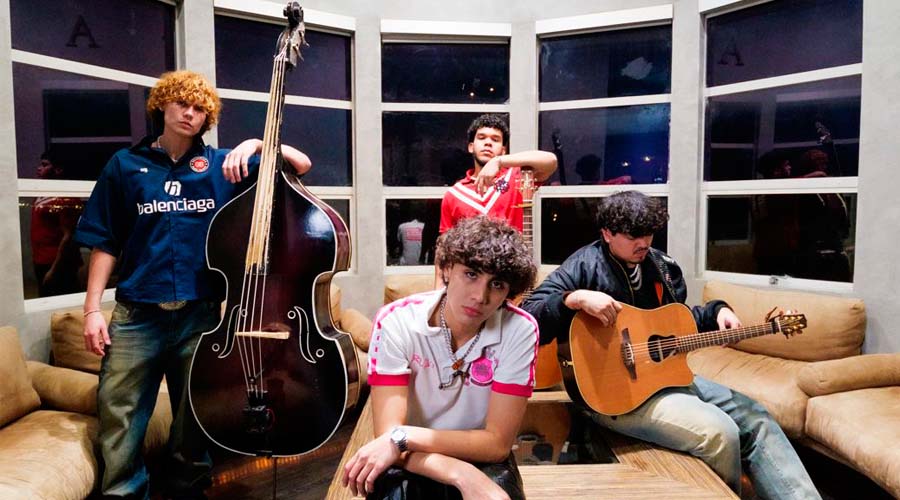 DannyLux Reaviva Un Amor A Distancia En “Ciudad Del Sol”