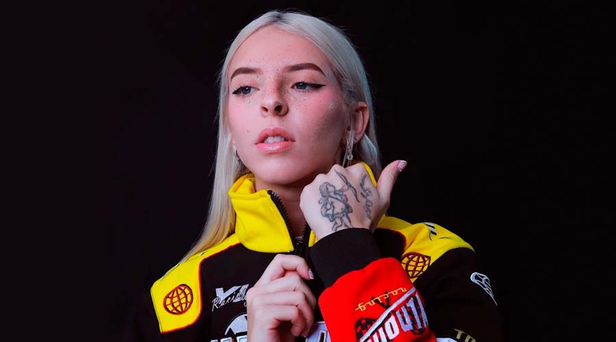 Young Miko lanza 'Curita' y anuncia nuevo disco: 'att.'