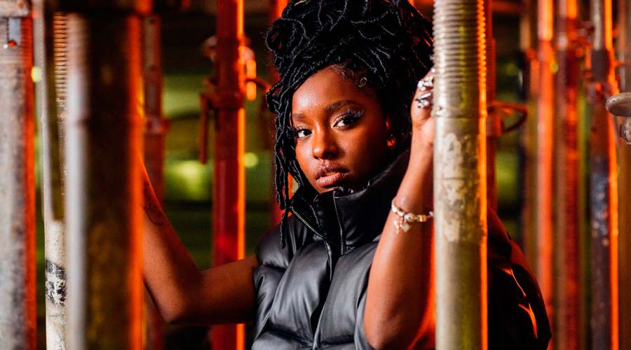 J Noa revela su nuevo sencillo "CENICIENTA"