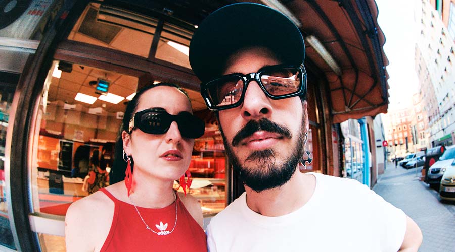 REZELO lanza el videoclip: Instrucciones para ir a una verbena