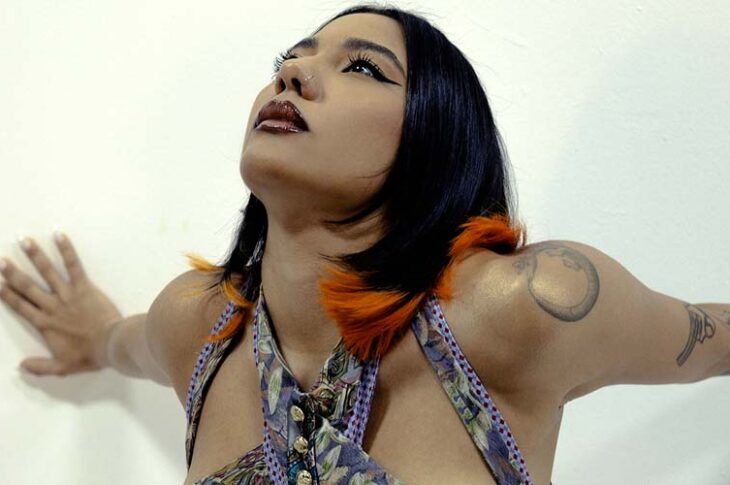 RaiNao lanza “BSUKEO,” un perreo experimental & multisensorial