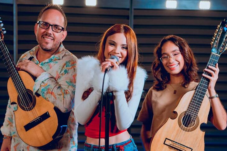 ELENA presenta su colaboración “Quédate Conmigo Esta Navidad”