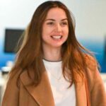 Ana de Arma deslumbra con su look fresco en Nueva York