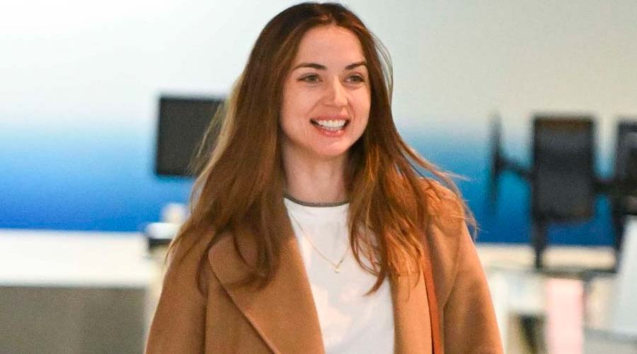 Ana de Arma deslumbra con su look fresco en Nueva York