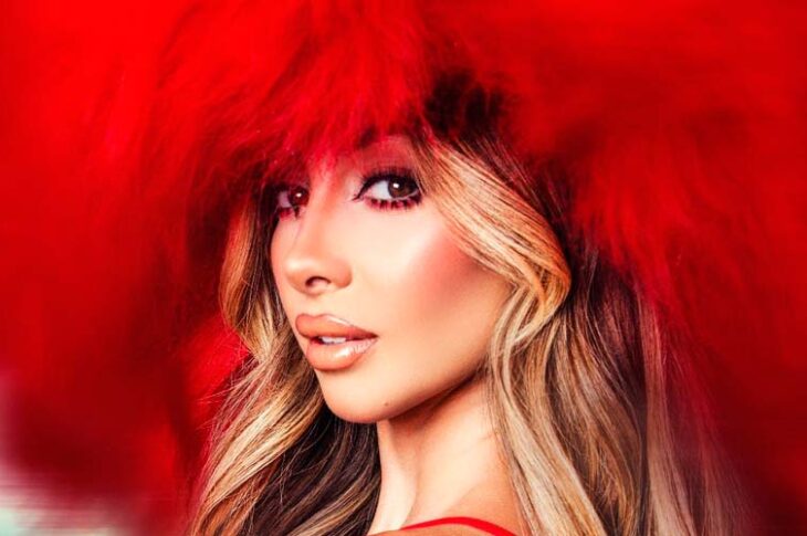 Mar Solís, portada en Ooops! Magazine