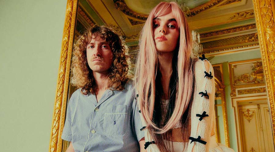 El dúo musical ATZUR presenta su tema "Humble”