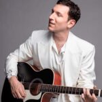 Franno, el doctor que quiere curar con música