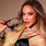 La Materialista presume su embarazo a semanas de dar a luz