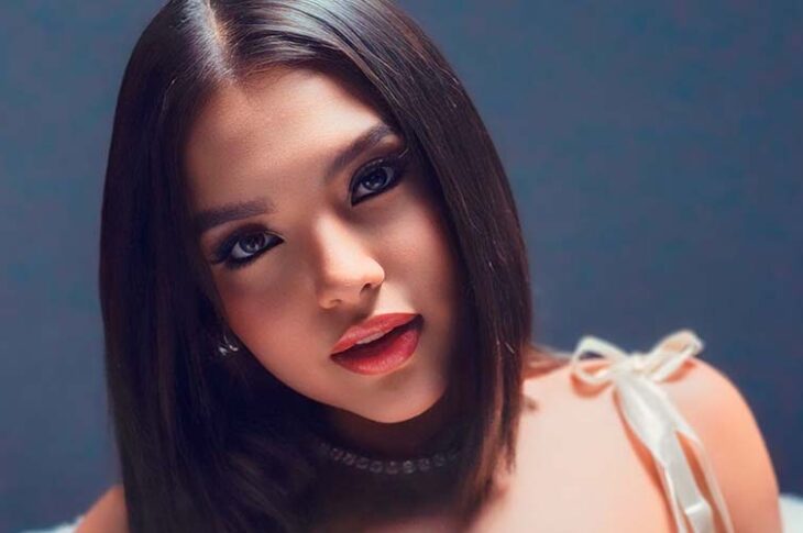 Soley, portada en Ooops! Magazine